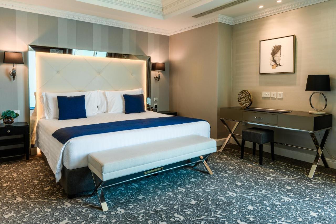 Centara West Bay Hotel & Residences Doha Luaran gambar A bedroom at the hotel