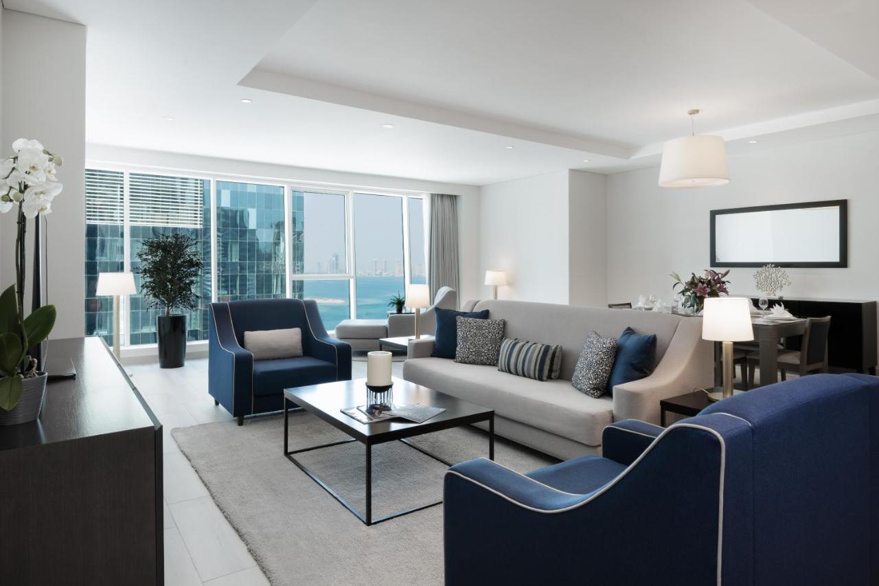 Centara West Bay Hotel & Residences Doha Luaran gambar A living room at the Ritz-Carlton, Dubai