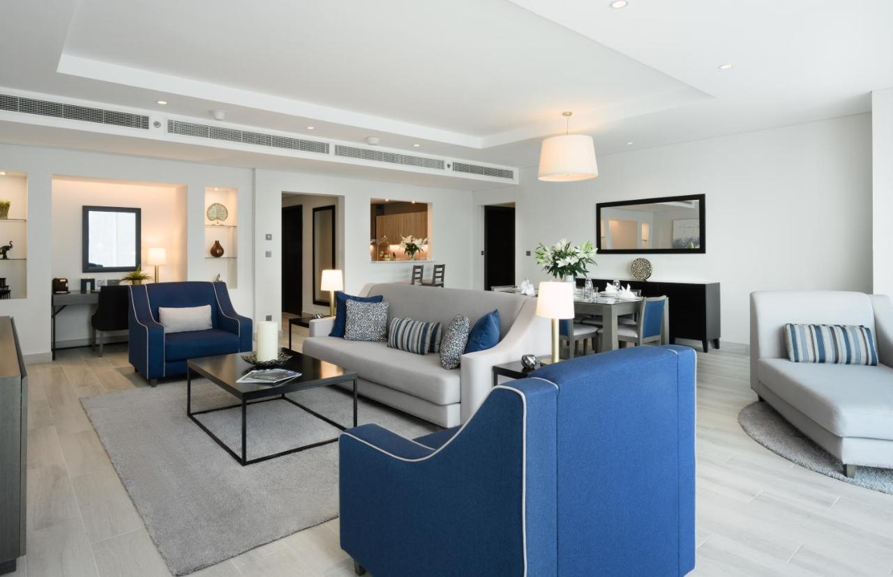 Centara West Bay Hotel & Residences Doha Luaran gambar The interior of a suite at the Jumeirah Emirates Towers Hotel