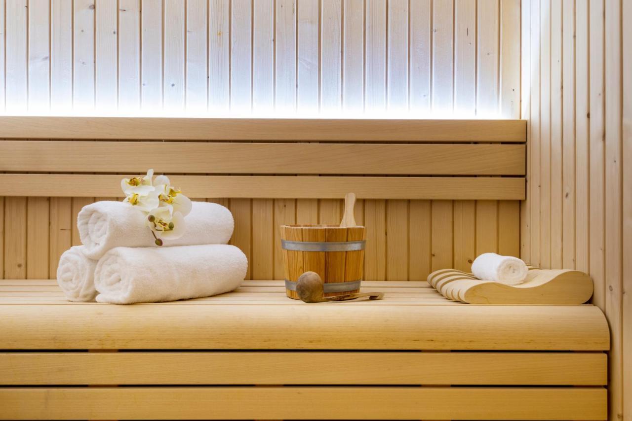 Centara West Bay Hotel & Residences Doha Luaran gambar Sauna accessories